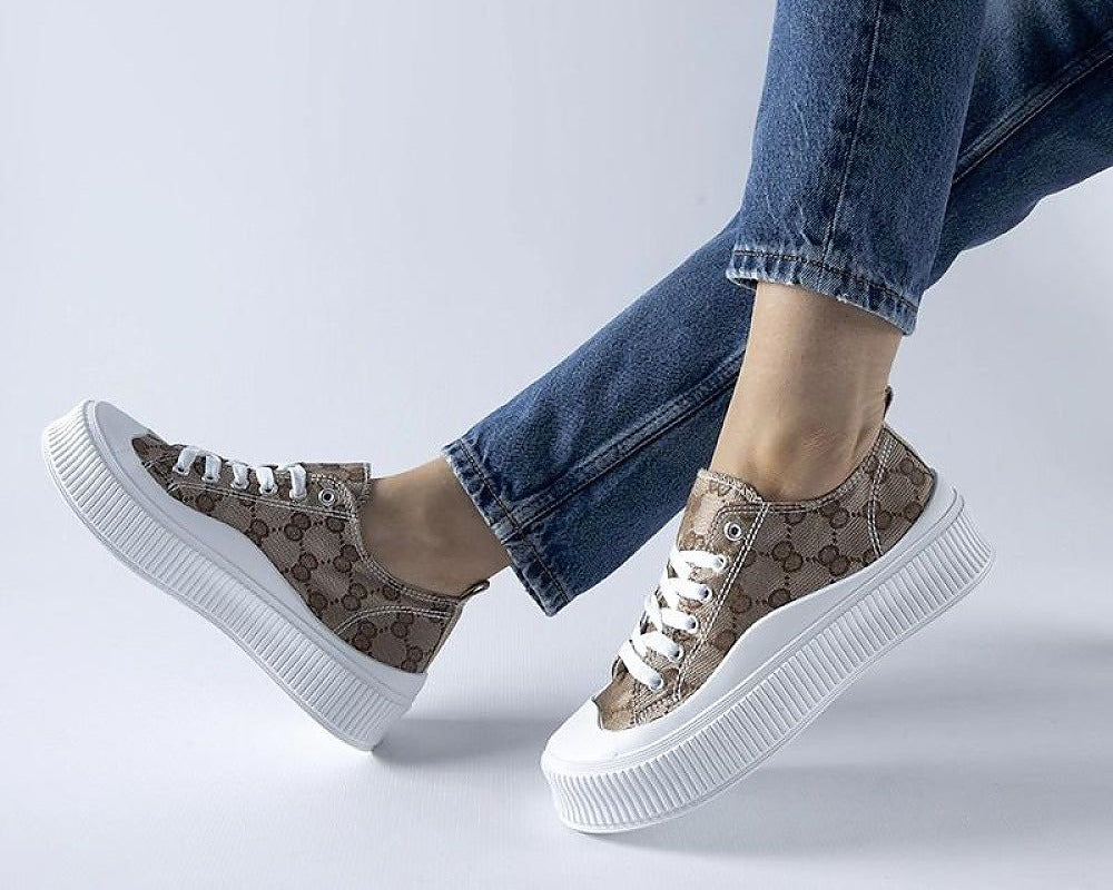 Sneakers model 207615 Solea