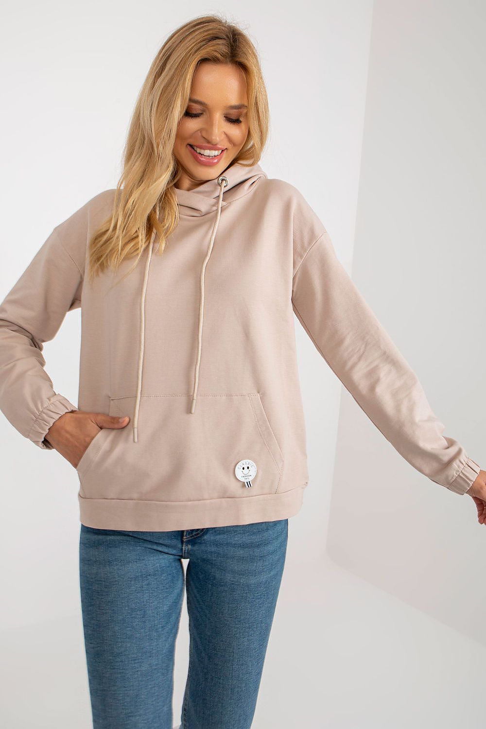 Sweater model 185946 Relevance